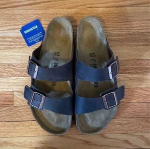 Birkenstock Arizona Sandals in Oiled Leather. Size 10-10.5. Never worn.